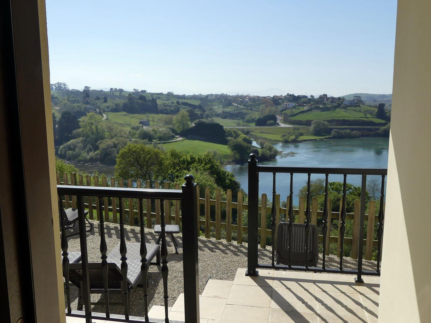 El Mirador De Trasvia Comillas Luaran gambar